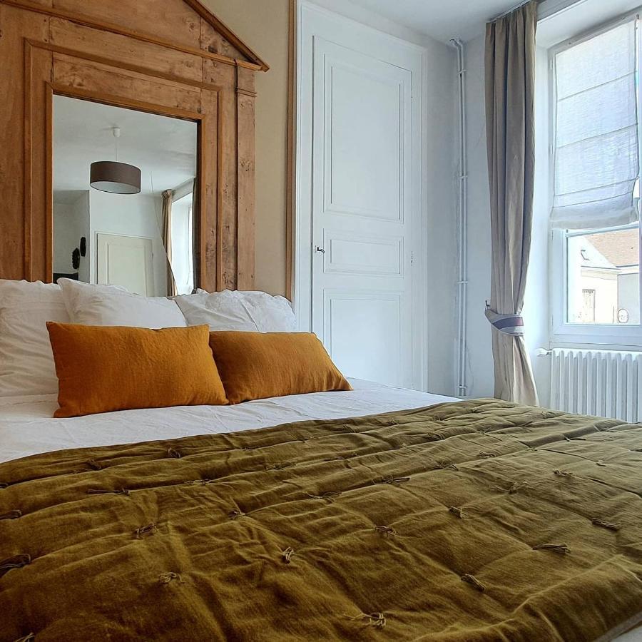 Hotel Aux Couleurs de Neuvy Extérieur photo