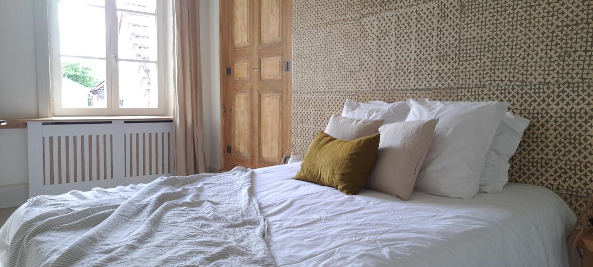 Hotel Aux Couleurs de Neuvy Chambre photo